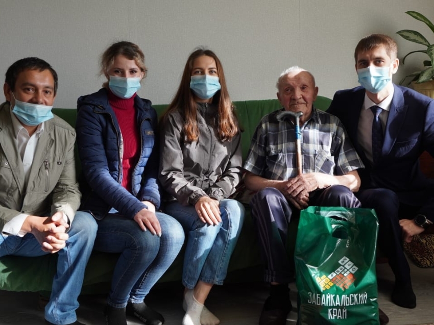 Участники школы госадминистрирования в Чите оказали адресную помощь ветеранам ВОВ